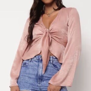 Missguided Women 2 Pink Satin Boho Flute Sleeves Tie Front Peplum Crop Top